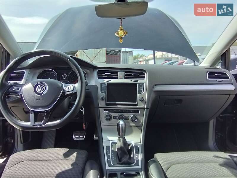 Універсал Volkswagen Golf 2016 в Томаківці