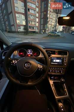 Универсал Volkswagen Golf 2016 в 