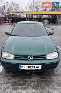 Хетчбек Volkswagen Golf 2003 в Дніпрі