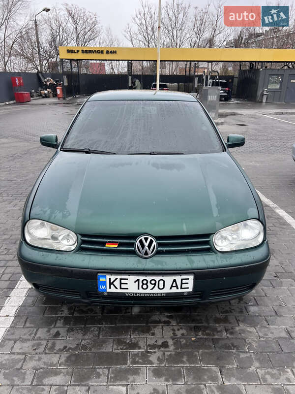 Volkswagen Golf 2003