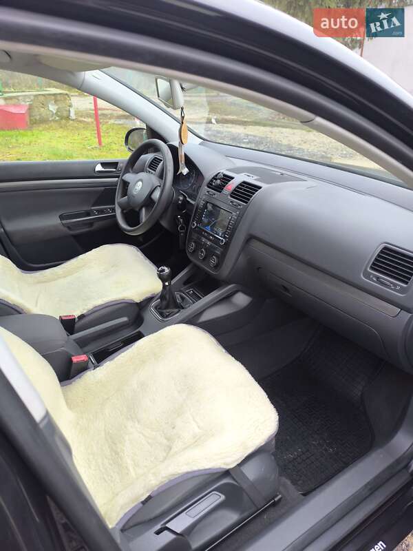 Volkswagen Golf 2003