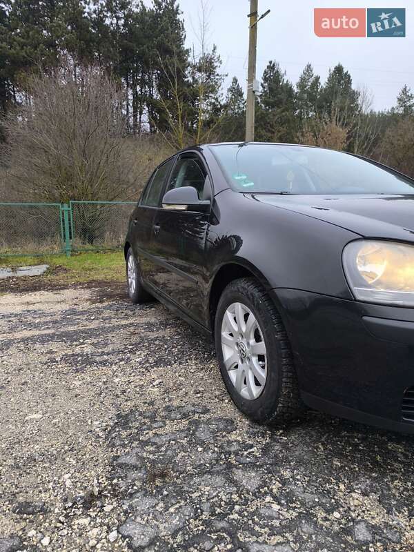 Хетчбек Volkswagen Golf 2003 в Тернополі