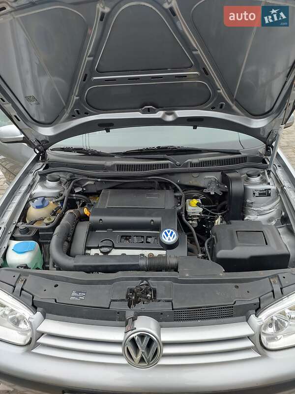 Хетчбек Volkswagen Golf 2002 в Оржиці