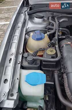 Хетчбек Volkswagen Golf 2002 в Оржиці