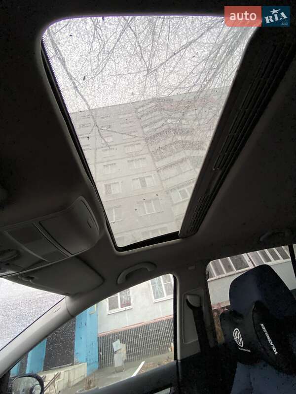 Хетчбек Volkswagen Golf 2005 в Чугуєві