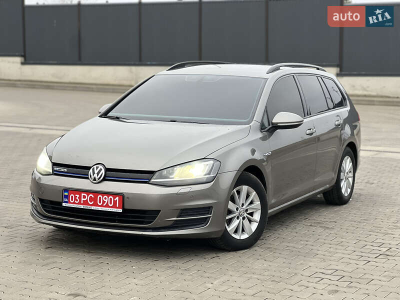 Універсал Volkswagen Golf 2016 в Луцьку