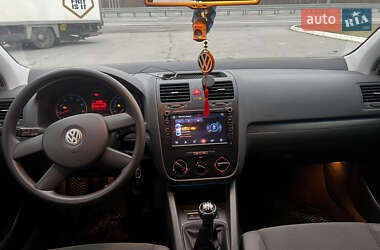 Хетчбек Volkswagen Golf 2003 в Звягелі