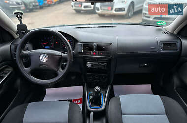 Хэтчбек Volkswagen Golf 2003 в Виннице