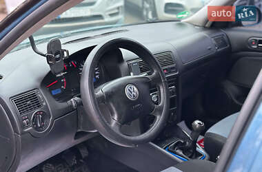 Хэтчбек Volkswagen Golf 2003 в Виннице