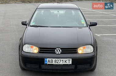 Хэтчбек Volkswagen Golf 2003 в Виннице