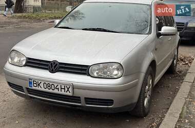 Хэтчбек Volkswagen Golf 2001 в Ровно