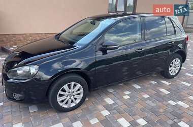 Хетчбек Volkswagen Golf 2010 в Новодністровську