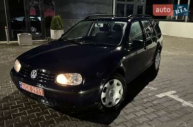 Універсал Volkswagen Golf 2001 в Рівному