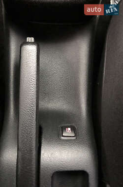 Хэтчбек Volkswagen Golf 2003 в 