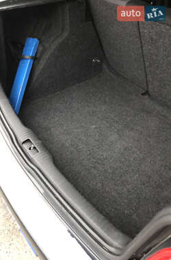 Хэтчбек Volkswagen Golf 2003 в 