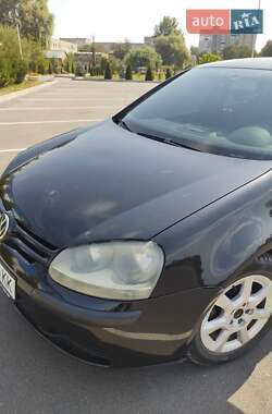 Хэтчбек Volkswagen Golf 2004 в Хмельнике