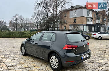 Хэтчбек Volkswagen Golf 2019 в Киеве