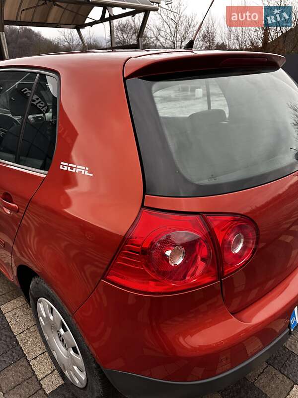 Хетчбек Volkswagen Golf 2006 в Сваляві