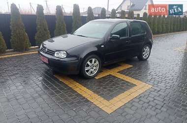 Хетчбек Volkswagen Golf 2003 в Любомлі