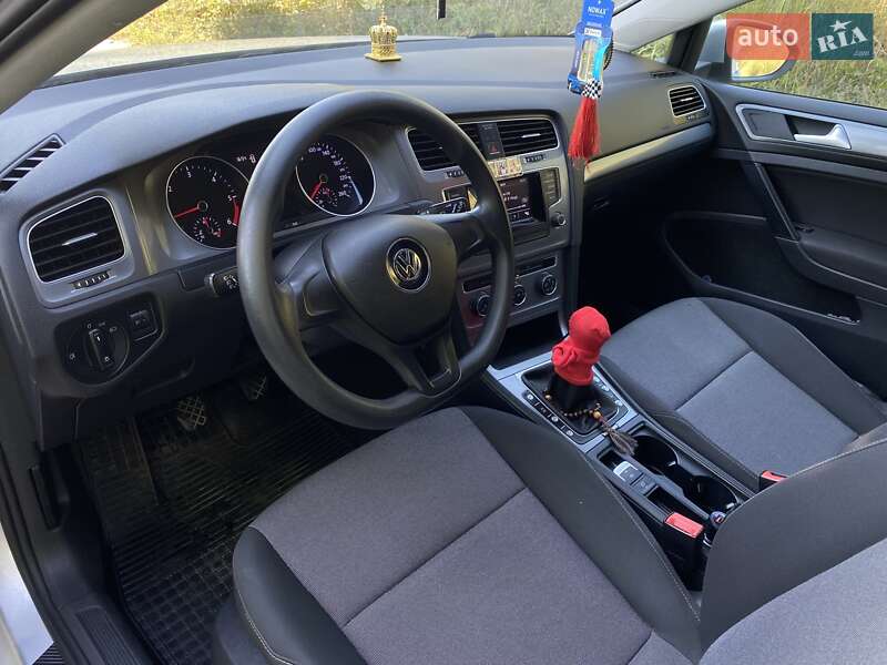 Хетчбек Volkswagen Golf 2014 в Харкові