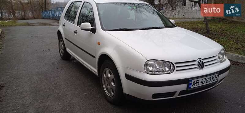 Хетчбек Volkswagen Golf 1998 в Хмільнику