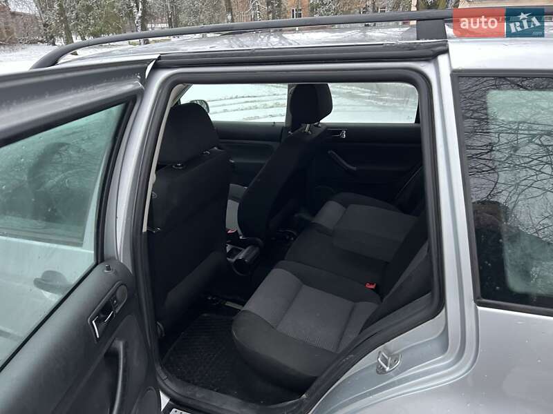 Універсал Volkswagen Golf 2002 в Копилові