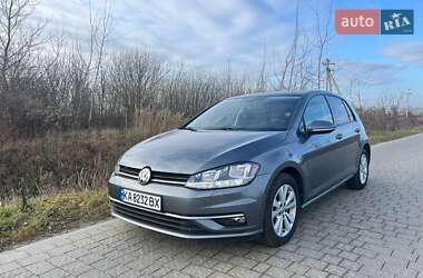 Хетчбек Volkswagen Golf 2017 в Львові