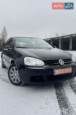 Хэтчбек Volkswagen Golf 2005 в Лубнах