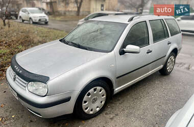 Універсал Volkswagen Golf 2002 в Полтаві