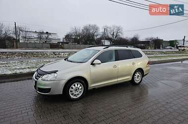 Універсал Volkswagen Golf 2008 в Києві