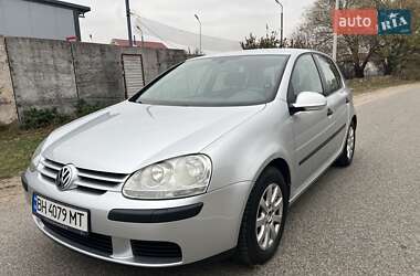 Хэтчбек Volkswagen Golf 2004 в Киеве