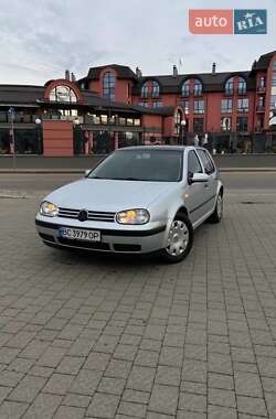 Хетчбек Volkswagen Golf 2002 в Дрогобичі