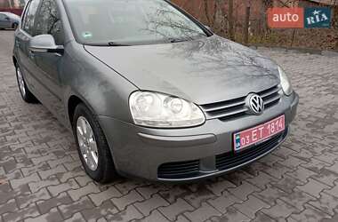 Хетчбек Volkswagen Golf 2005 в Томаківці