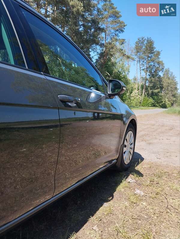 Універсал Volkswagen Golf 2015 в Бучі