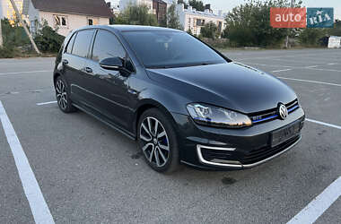 Хетчбек Volkswagen Golf 2014 в Києві