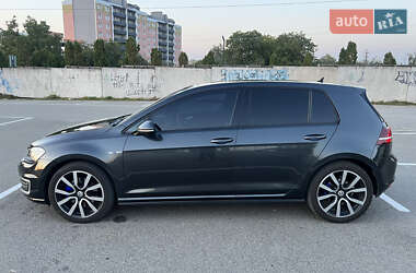 Хетчбек Volkswagen Golf 2014 в Києві