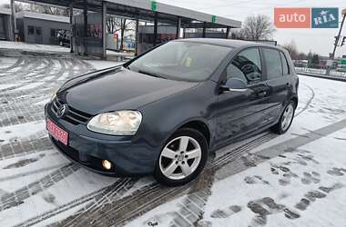 Хэтчбек Volkswagen Golf 2006 в Александрие