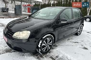 Хетчбек Volkswagen Golf 2005 в Києві