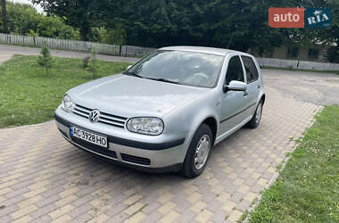 Хетчбек Volkswagen Golf 2001 в Луцьку