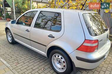 Хетчбек Volkswagen Golf 2002 в Мукачевому