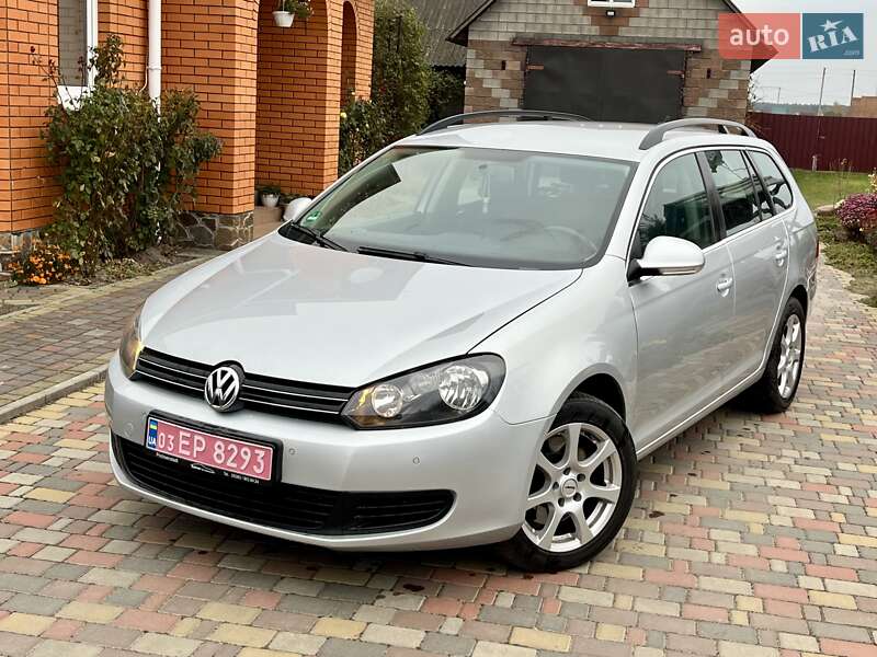 Універсал Volkswagen Golf 2010 в Володимирці