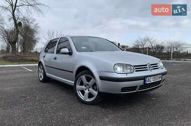 Хетчбек Volkswagen Golf 2002 в Луцьку