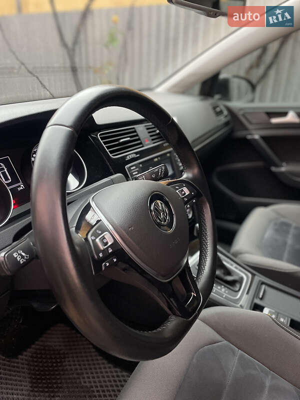 Универсал Volkswagen Golf 2015 в Мукачево