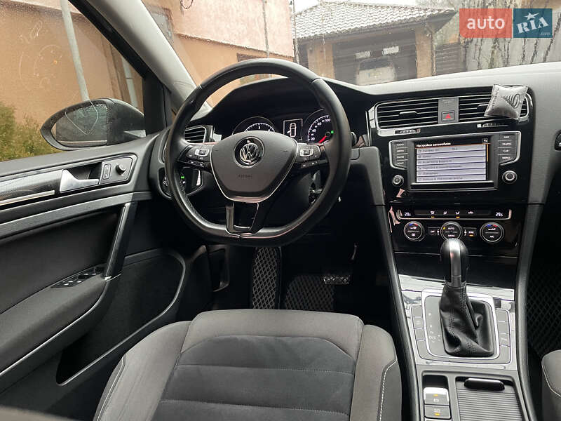 Универсал Volkswagen Golf 2015 в Мукачево