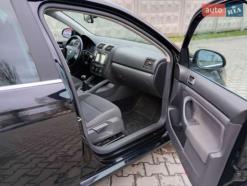 Универсал Volkswagen Golf 2007 в Новой Ушице