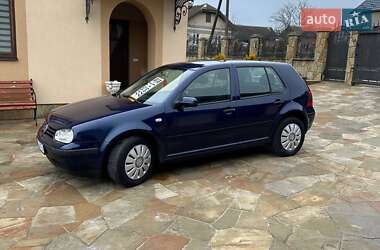 Хетчбек Volkswagen Golf 2001 в Тернополі