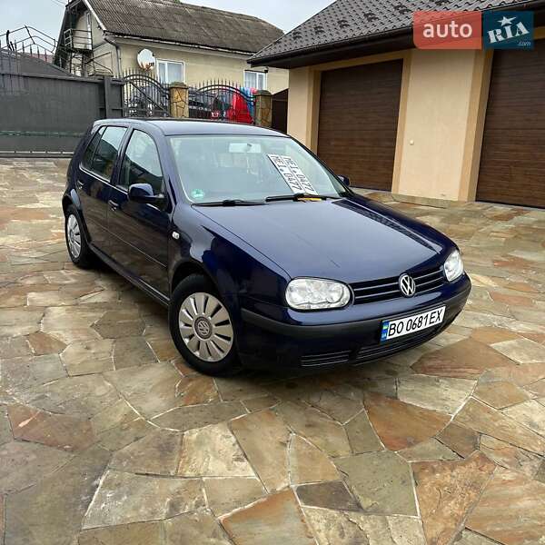 Хетчбек Volkswagen Golf 2001 в Тернополі