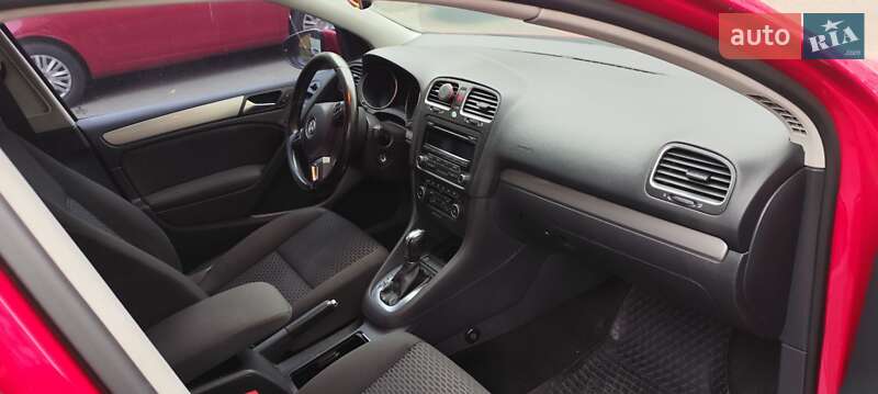 Хэтчбек Volkswagen Golf 2012 в Киеве