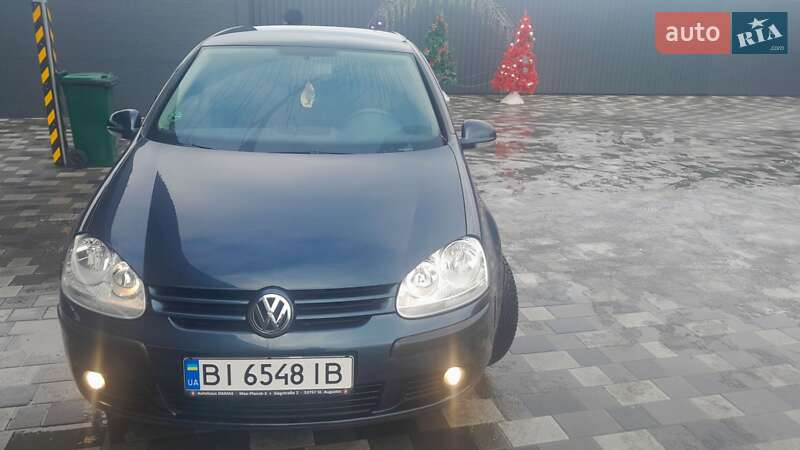 Хэтчбек Volkswagen Golf 2004 в Полтаве