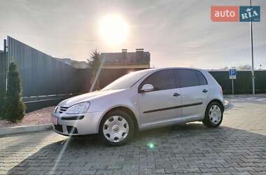 Хетчбек Volkswagen Golf 2005 в Луцьку